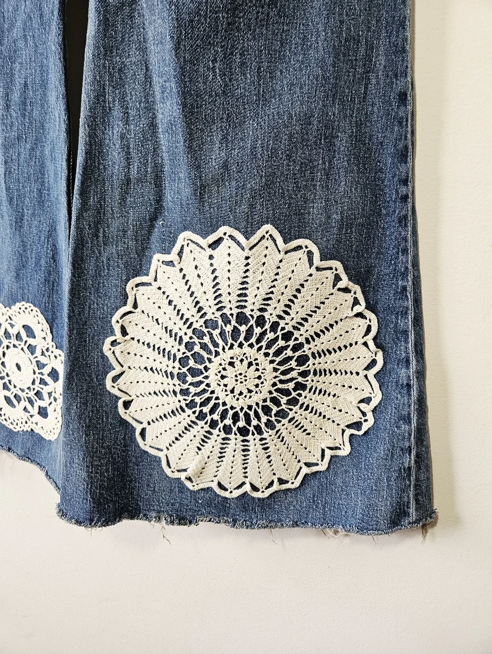 Reworked Boho Pilcro Anthropologie Jeans Size 32 Lace Applique Upcyced - Picture 6 of 10